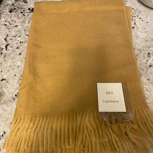 Sky Cashmere Lillany Gatan Sweden 100% Virgin Wool Scarf